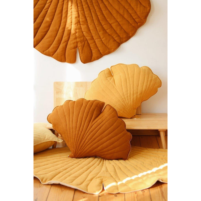 “Caramel” Linen Ginkgo Leaf Mat