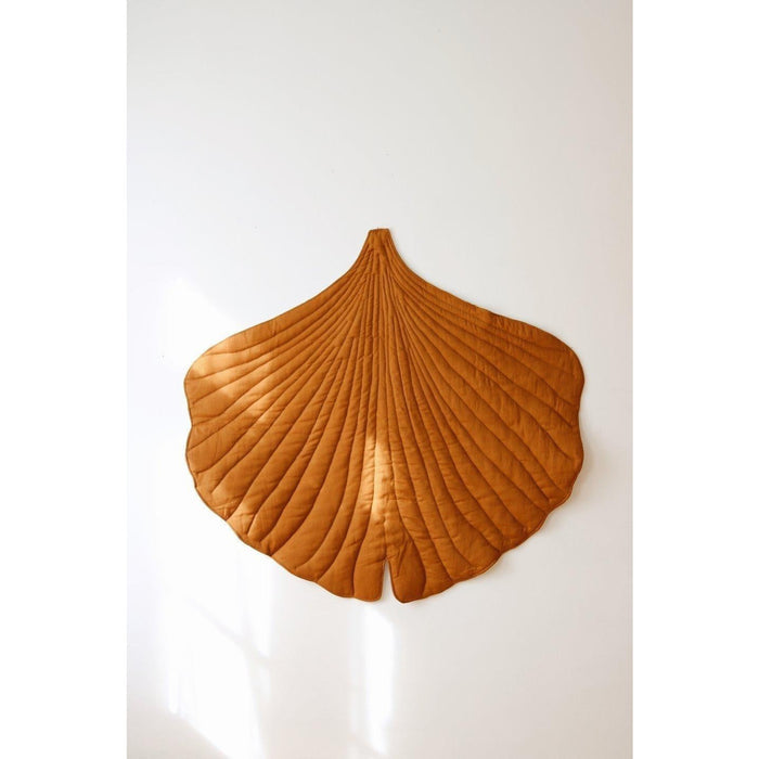 “Caramel” Linen Ginkgo Leaf Mat