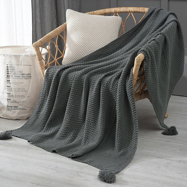 Thread Blanket with Tassel - Cozy Nursery